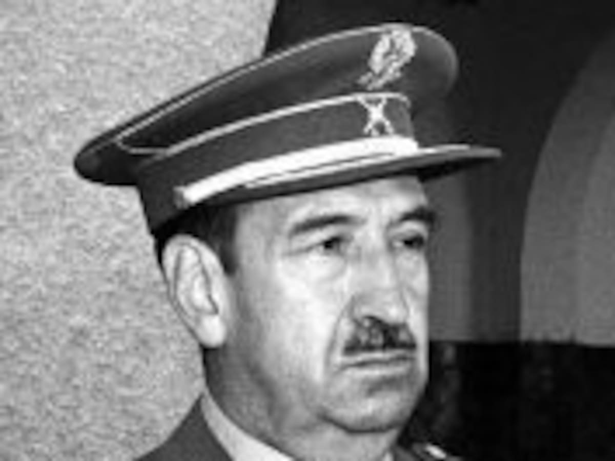 Los documentos desclasificados del 23-F desmontan la famosa frase "Armada no está ni se le espera"