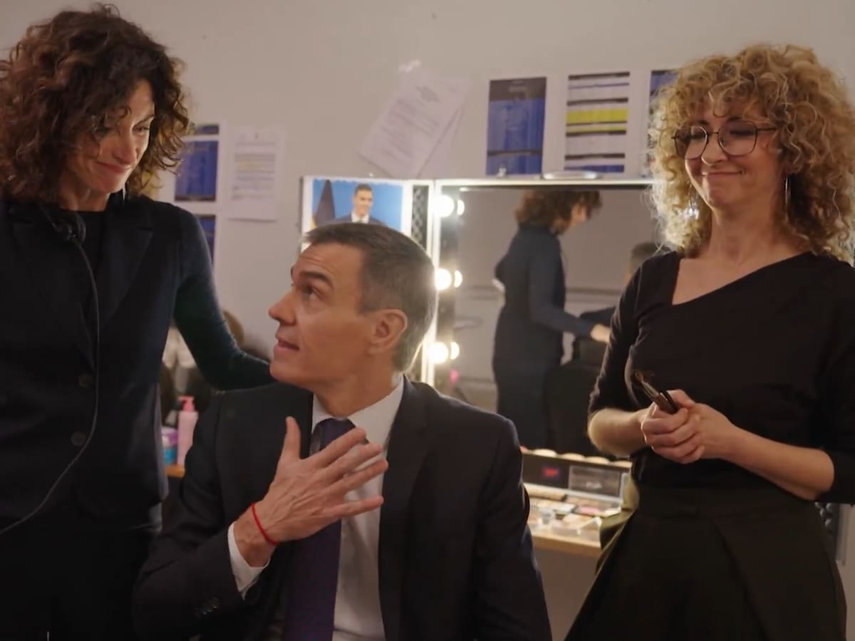 El cameo de Pedro Sánchez en la gala de los 20 años de 'Polònia': "¡Sois brillantes!"