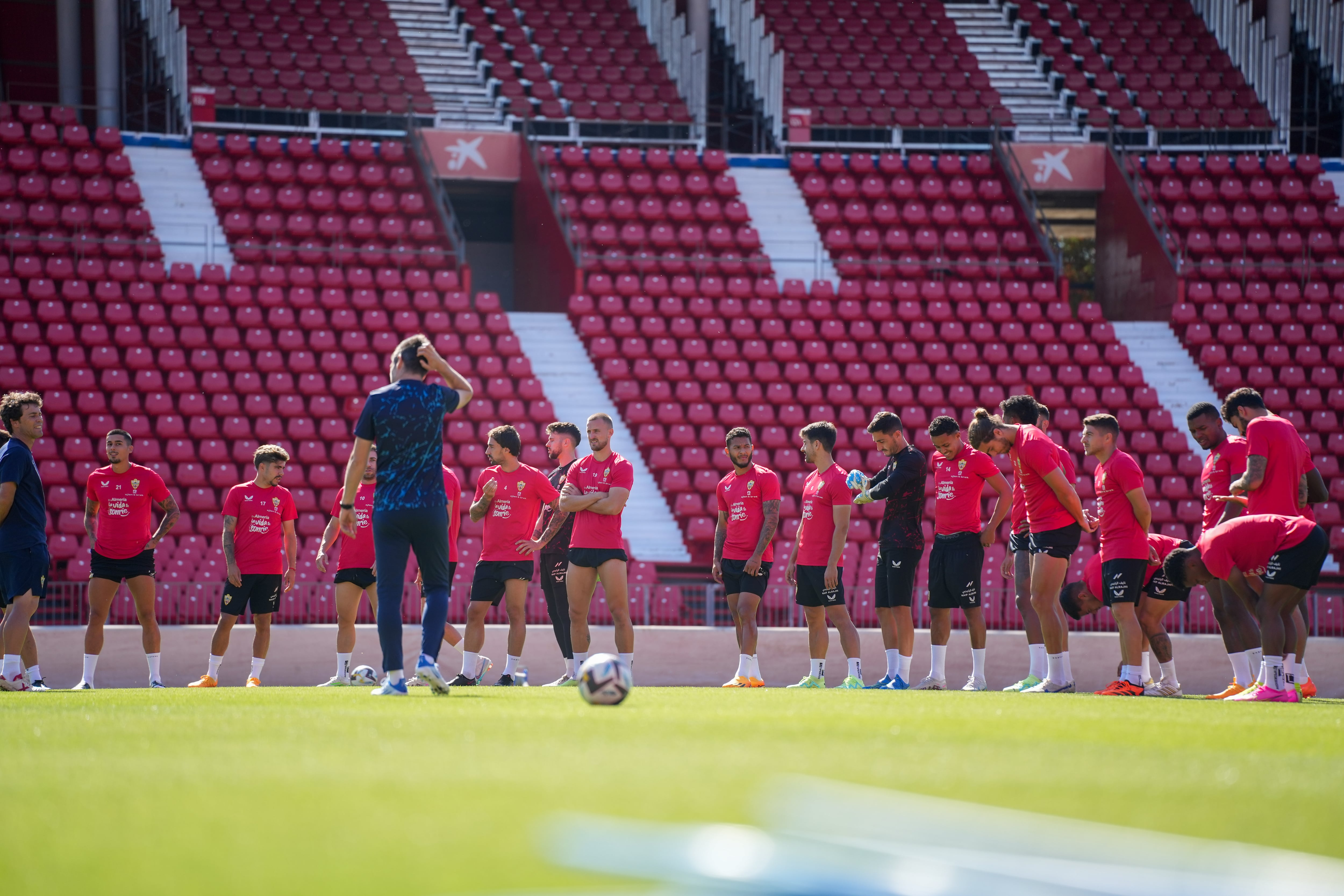 La plantilla del Almería va a sufrir cambios importantes este verano.