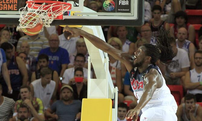 Faried, encestando ante Nueva Zelanda.