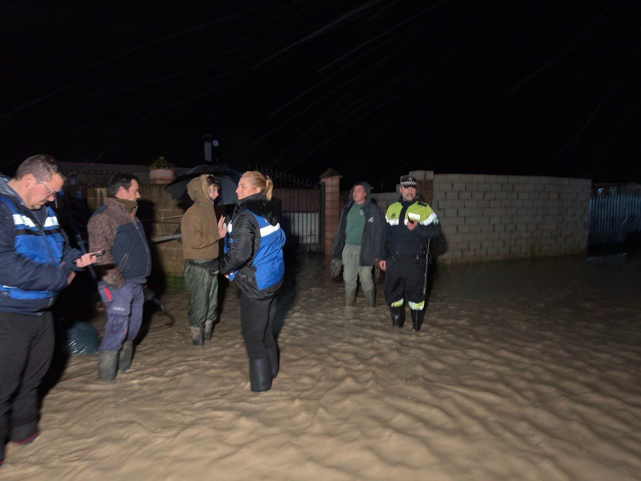 EL Ayuntamiento de Córdoba ha procedido al desalojo de viviendas en Guadalvalle. Además de actuar en Ribera Baja, Camino de la Barca y Camino de Carbonell.