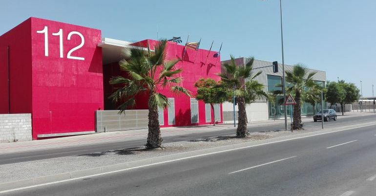 Edificios de los cuarteles de Bomberos y de Policía Local en la avenida Locutor Vicente Hipólito