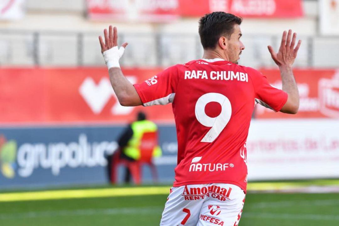 Rafa Chumbi con la elástica del Real Murcia