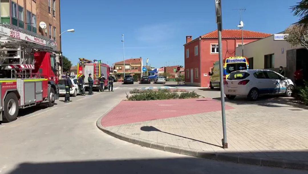 Las sirenas han sonado frente al Centro de Salud de Peñafiel este sábado.