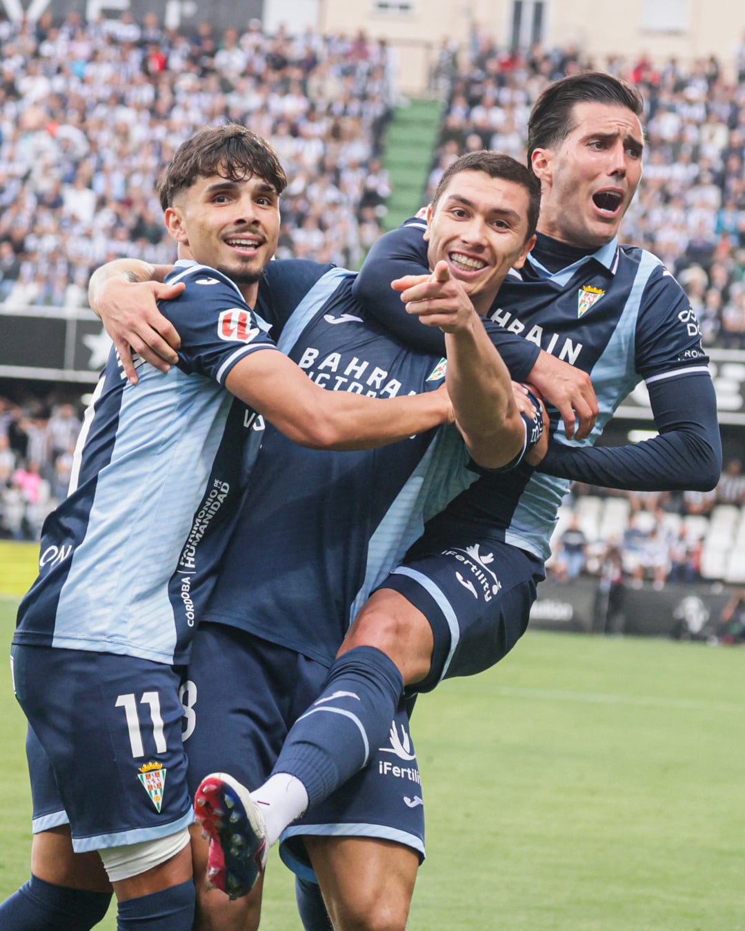 Fuentes celebrando un gol con Kevin y Guardiola.