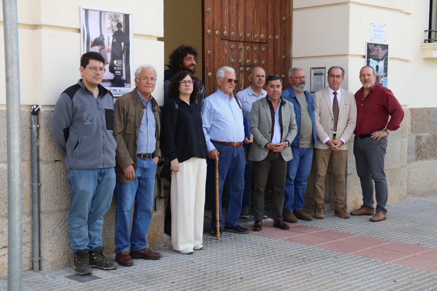 Autoridades y colectivos memorialistas en la presentación de la oficina de atención a las víctimas de la Guerra Civil en Córdoba