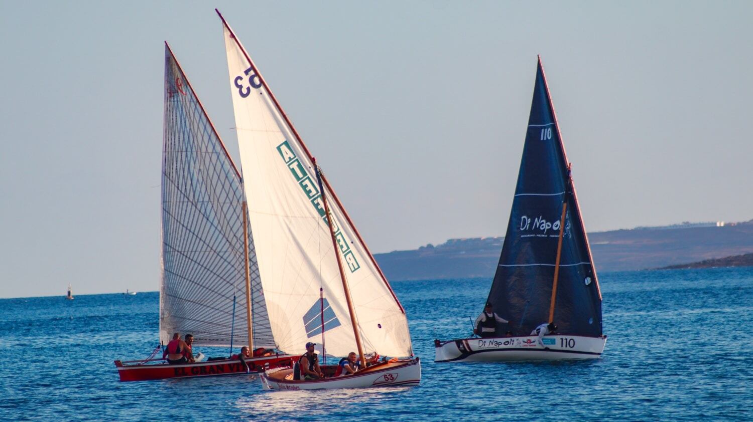 Participantes en una regata de Vela Latina en Lanzarote.