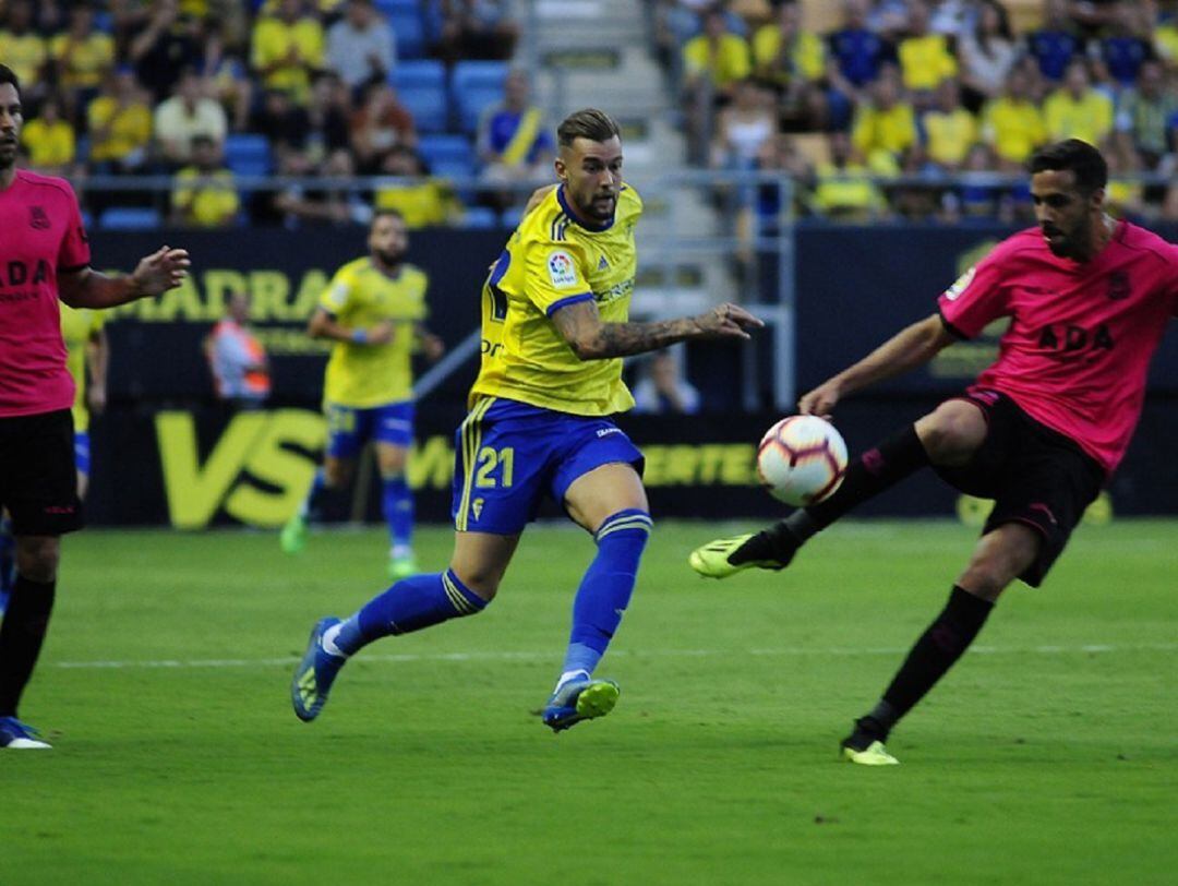 Carrilo no tuvo un buen partido a pesar de que se le anulase un gol