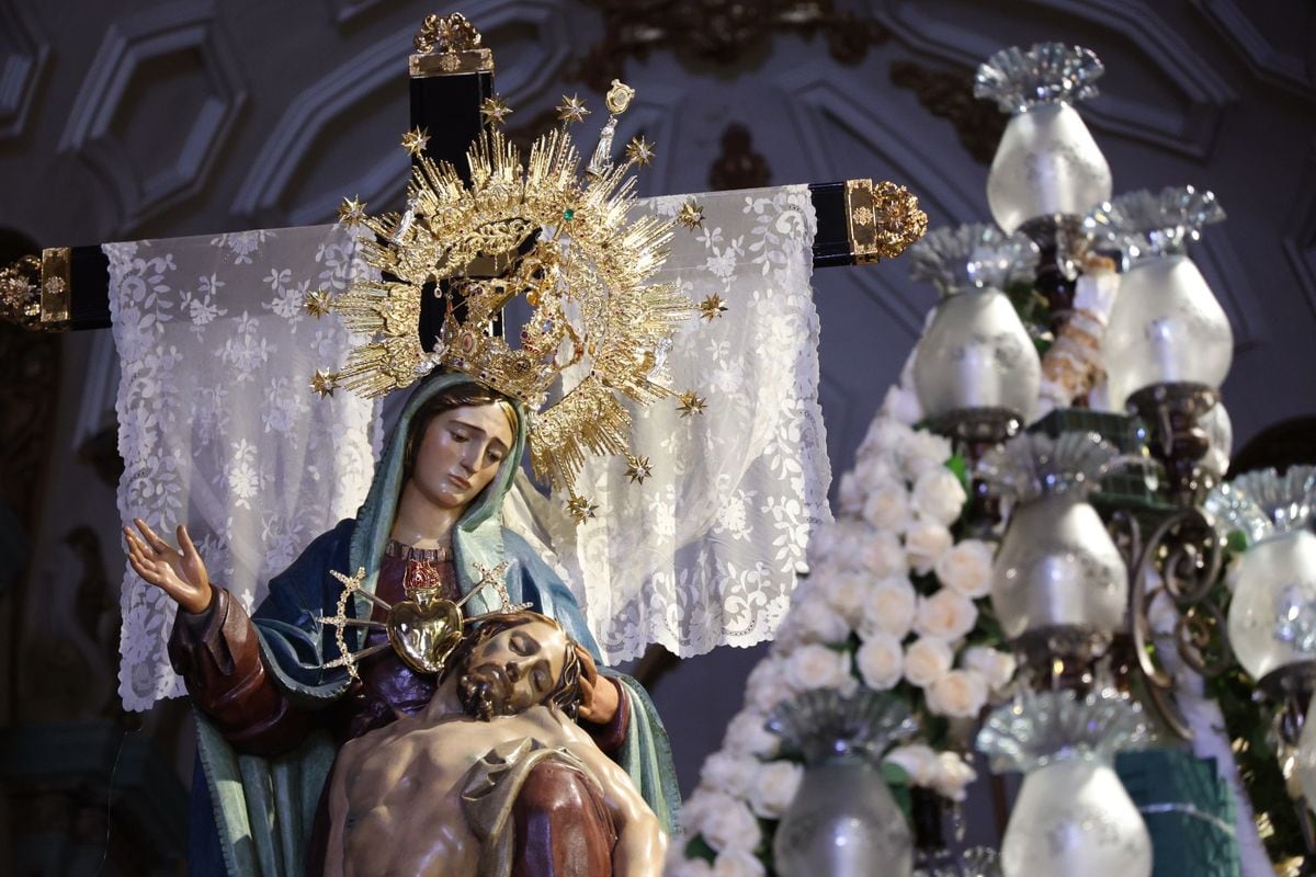 Se abre La Ventana 'Paso a Paso' en un Lunes Santo donde manda la Piedad