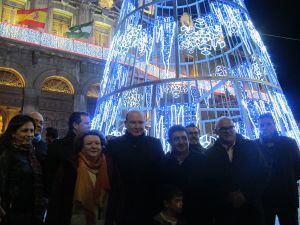 Momento de la inauguración de la iluminación navideña en el Palacio Provincial