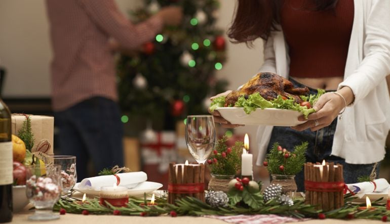 Mantel, velas, copas... y tranquilidad. Hay que dejar fuera del menú los temas peliagudos.