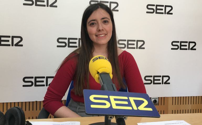 María Arnaldos Carrillo en los estudios de Radio Murcia.