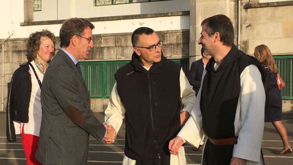 Feijoo a los monjes cistercienses: "Gracias por ser los revolucionarios de esta época"