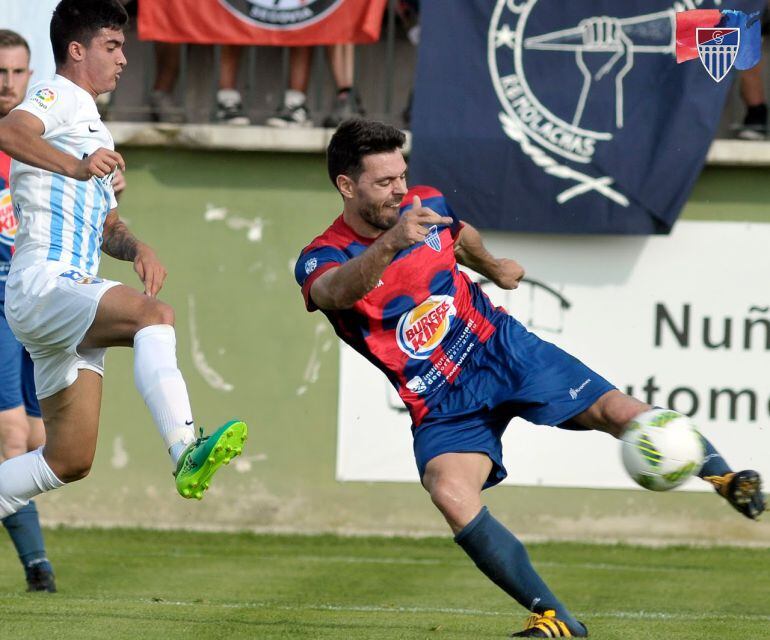 Domingo Pérez en el partido del ascenso a Segunda B frente al Malagueño