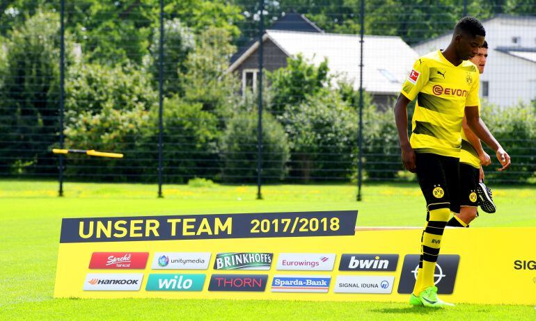 Dembelé,en la sesión de fotos de equipo del Borussia