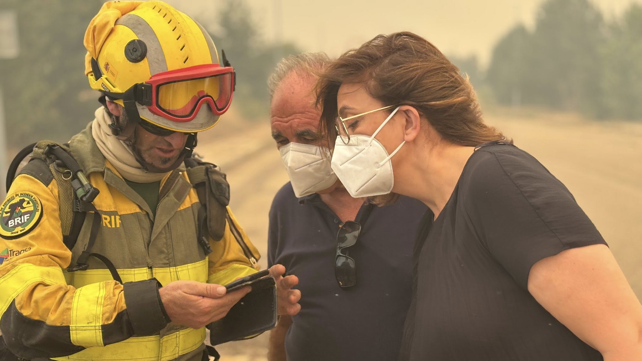 La presidenta de la Diputación en la zona de los incendios