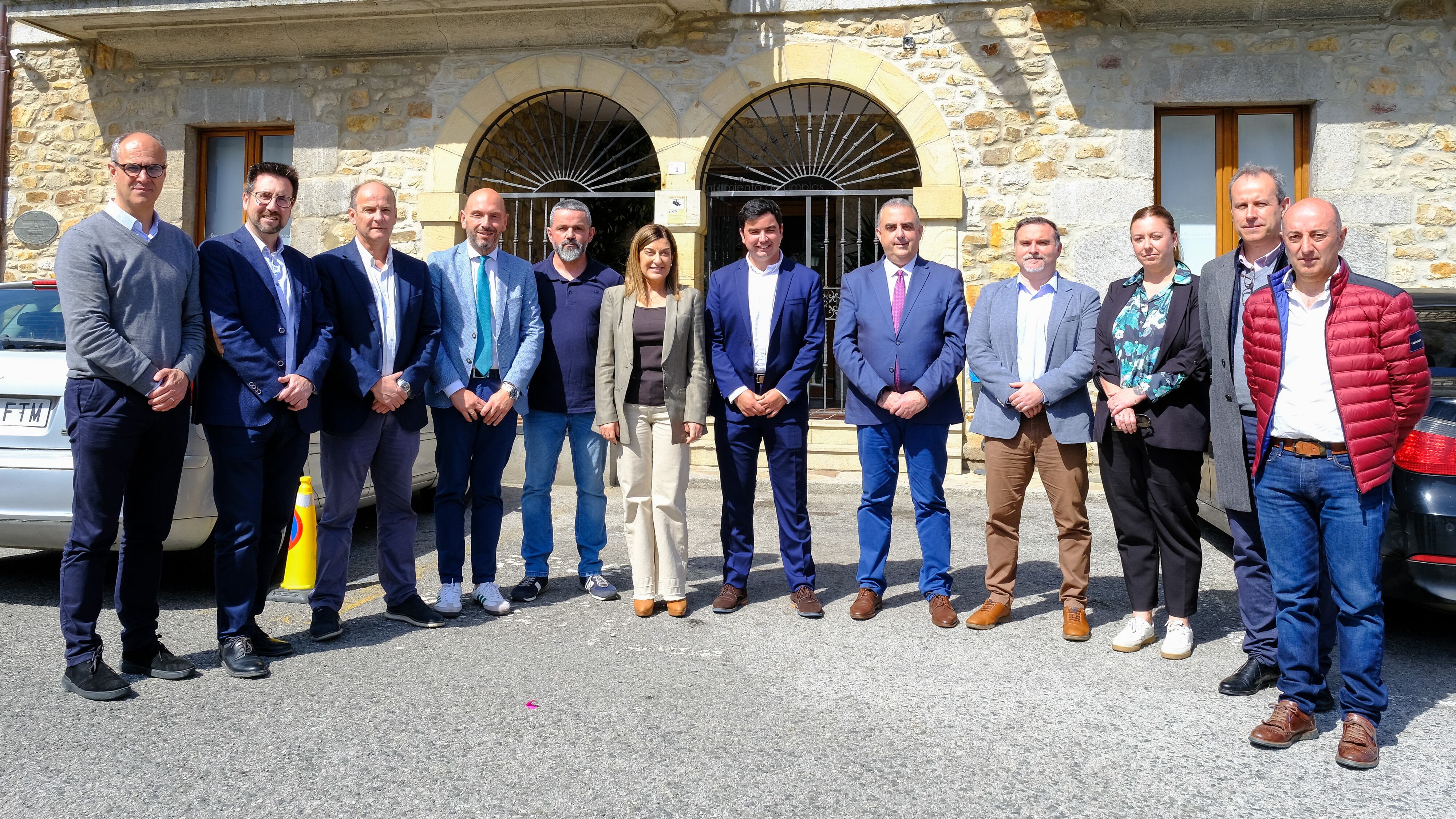 La presidenta de Cantabria, María José Sáenz de Buruaga, se reúne con los ayuntamientos afectados y con la Plataforma en Defensa del Saneamiento del Río Asón y las Marismas de Santoña, Victoria y Joyel.