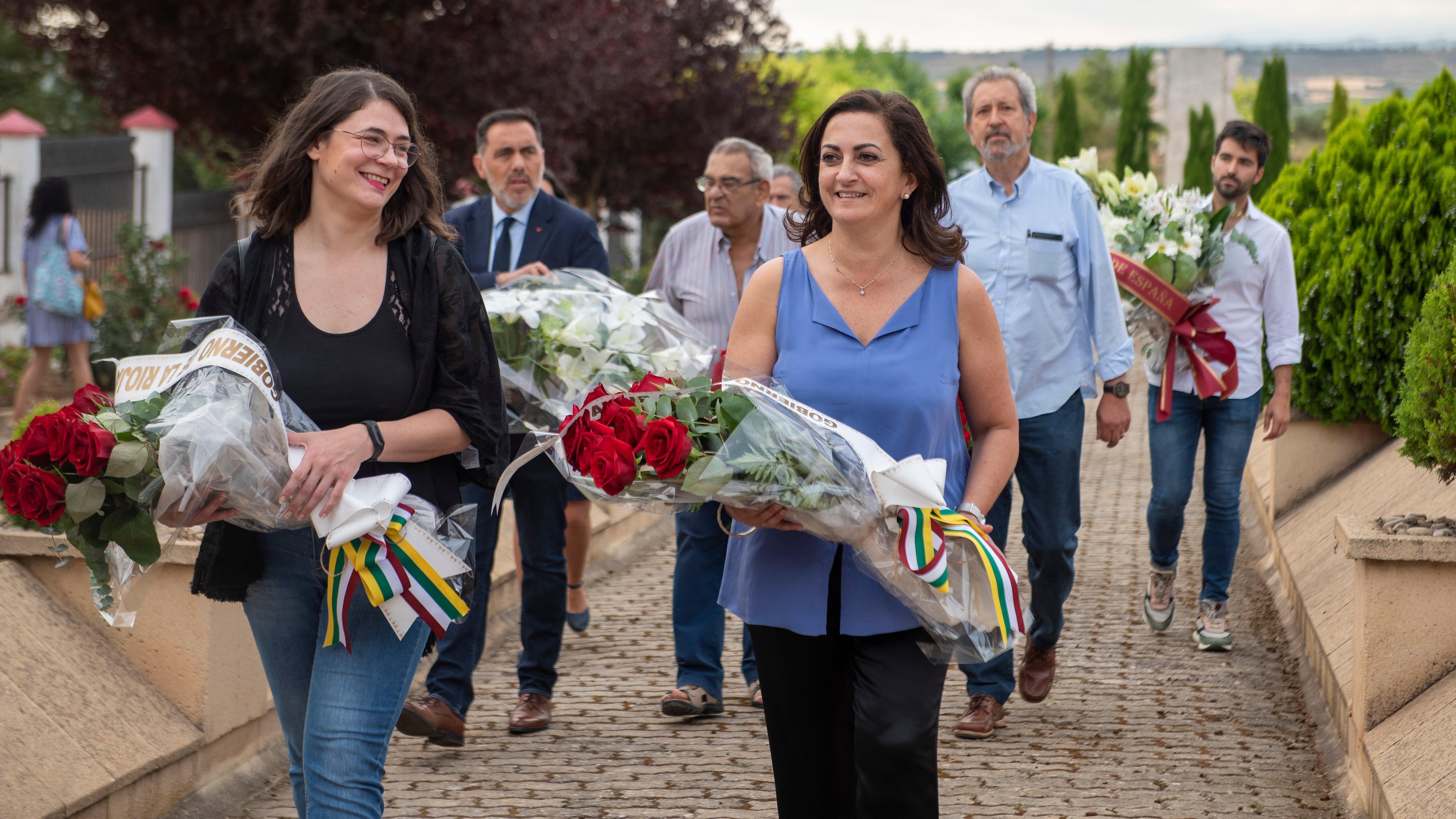 La consejera de Igualdad, Raquel Romero, y la presidenta de La Rioja, Concha Andreu, participan en el acto institucional de reconocimiento de la memoria democrática.