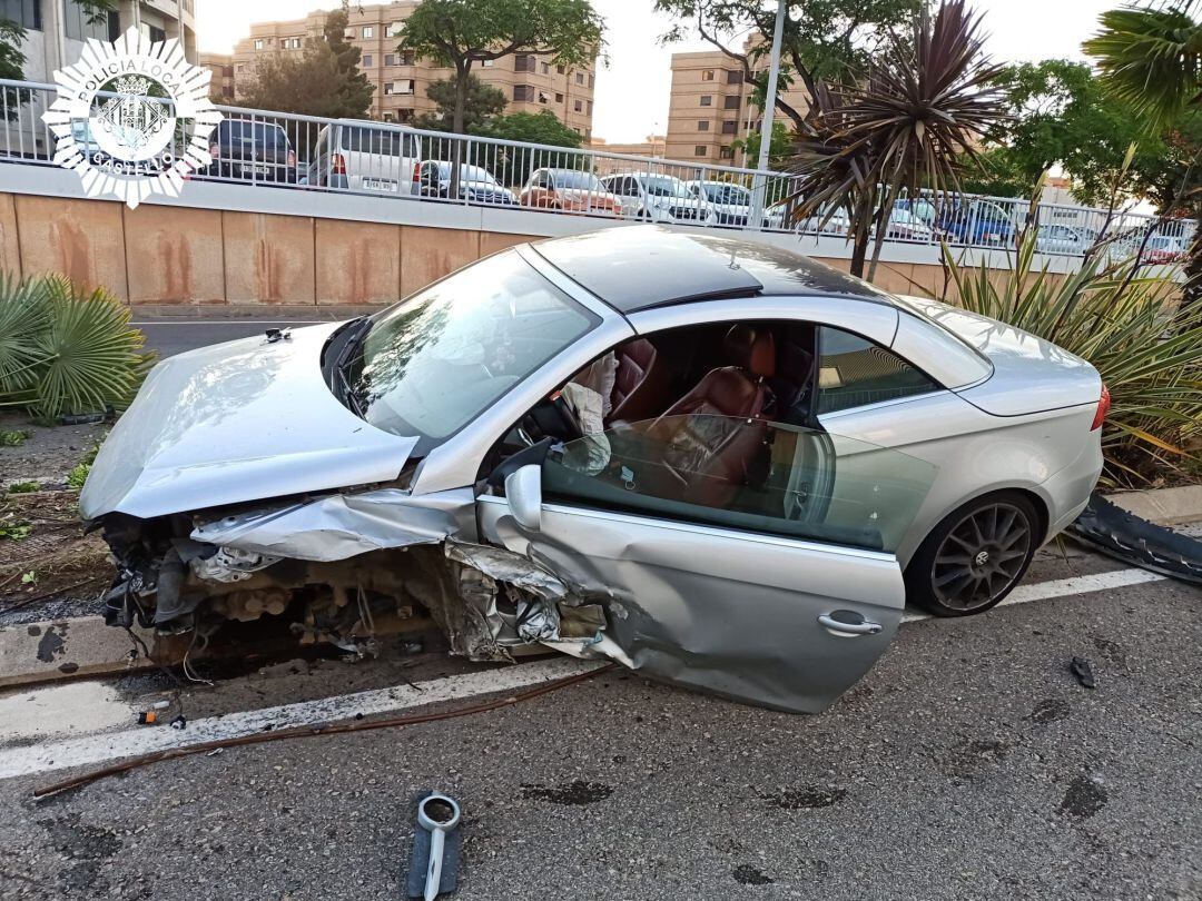 Los agentes han sometido a la prueba de alcoholemia al conductor, que ha triplicado la tasa de alcoholemia  