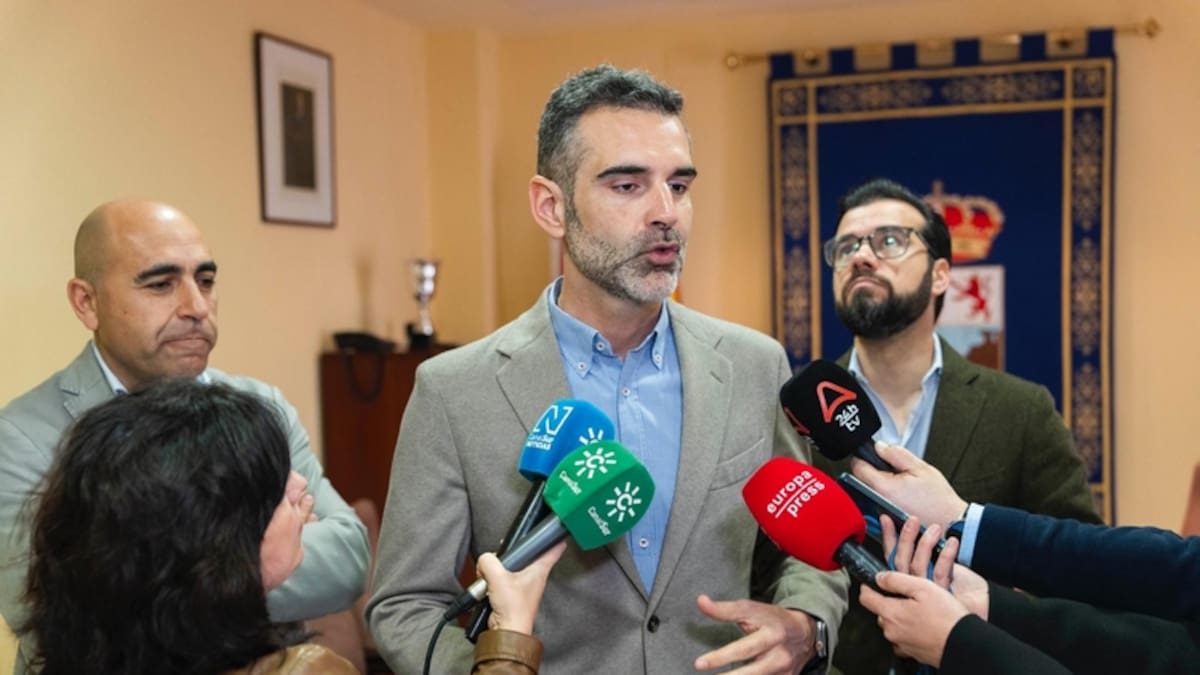 La Junta solicita al Gobierno central la autorización excepcional de un fitosanitario para combatir el pulgón en la provincia de Almería