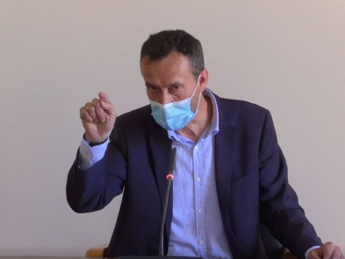 El alcalde niega que el ayuntamiento haya fraccionado contratos