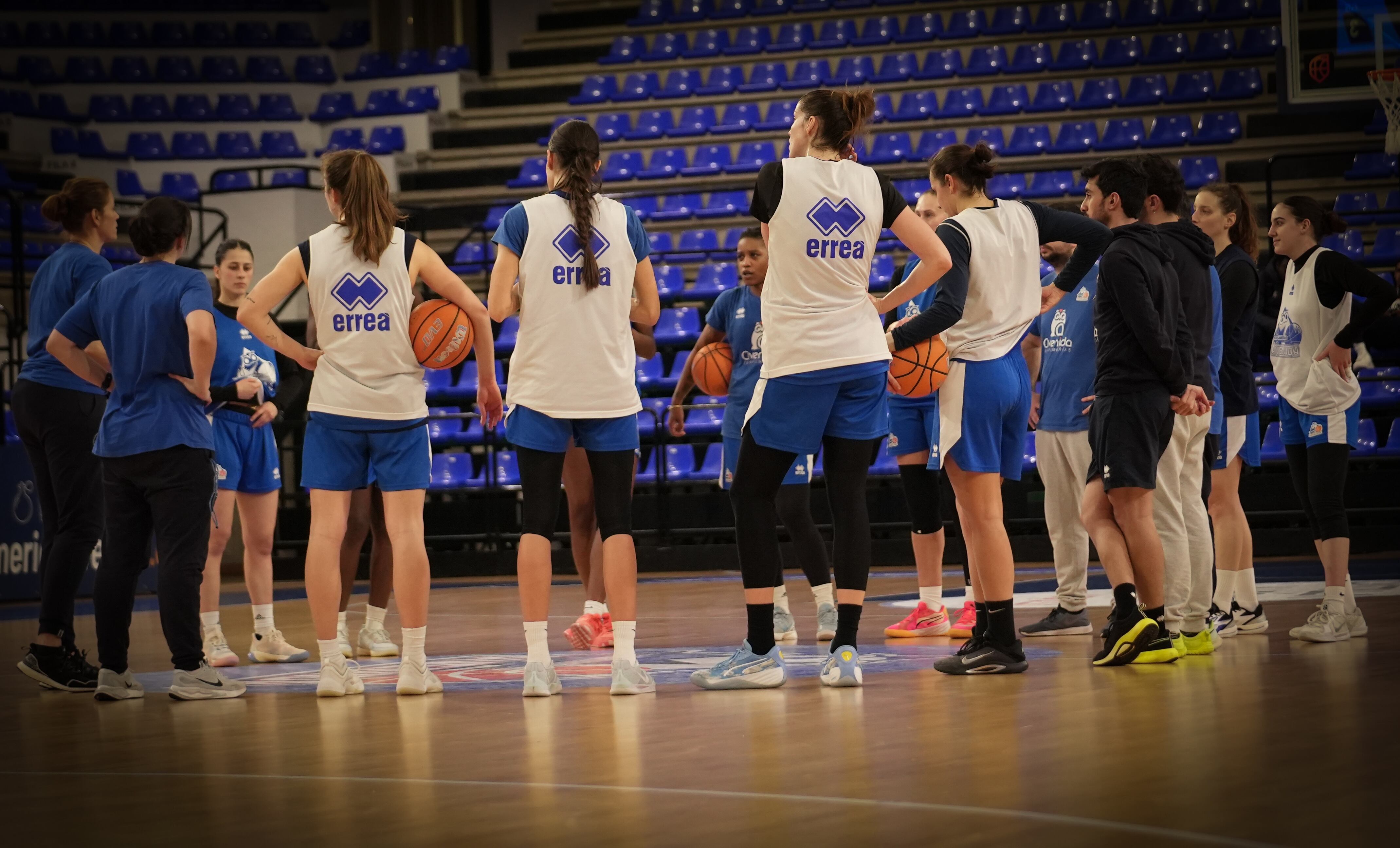 El equipo azulón, sobre el pabellón de Würzburg/CBAvenida