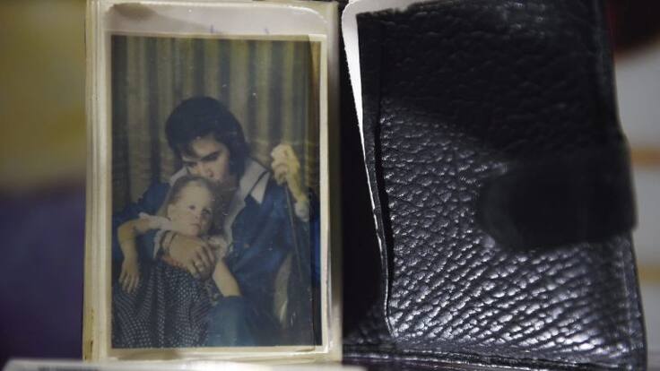 Elvis se muda a Londres