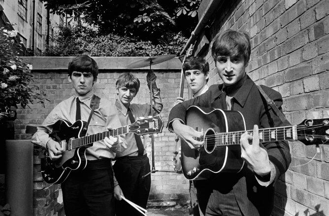 El fotógrafo Terry O&#039;Neill plasmó a los Beatles en los estudios de Abbey Road de Londres en el año 1963.