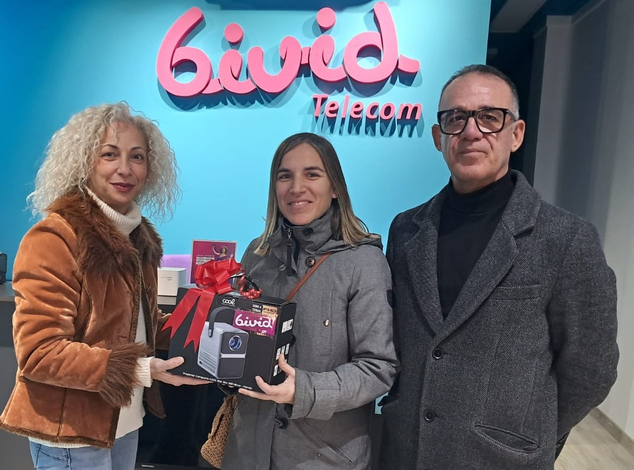 Gema Llavori gana el proyector Cool Star en el XIII Maratón de Donantes de Sangre de Binéfar.