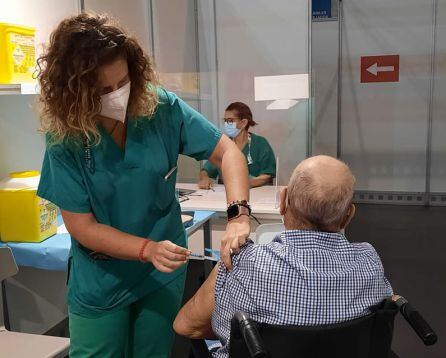 Comienza a ponerse la tercera dosis en el Departamento de Salud de Petrer