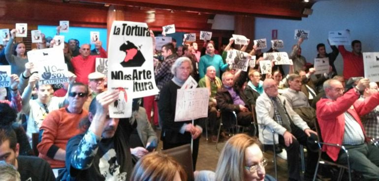 Pleno Puertollano dividido entre asistentes pro y antitaurinos