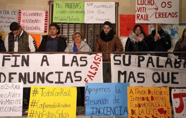 Concentración de apoyo a Raúl Calvo en la Bóveda de Toro (Zamora)