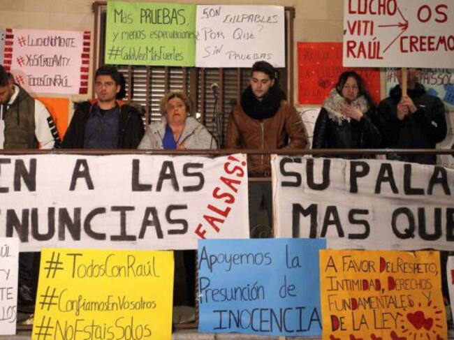 Concentración de apoyo a Raúl Calvo en la Bóveda de Toro (Zamora)