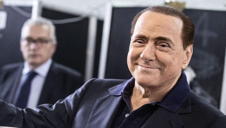 El ex primer ministro italiano Silvio Berlusconi es hospitalizado tras una insuficiencia cardiaca