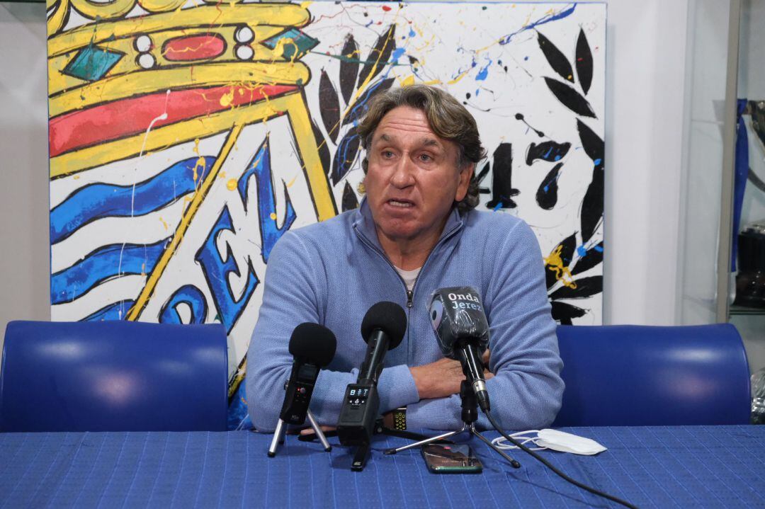 Esteban Vigo durante la rueda de prensa del viernes