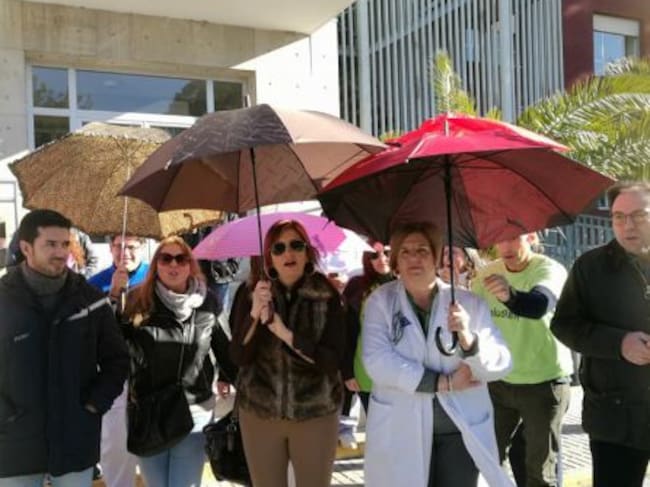 Asistentes a la manifestación en defensa de una Sanidad Pública.