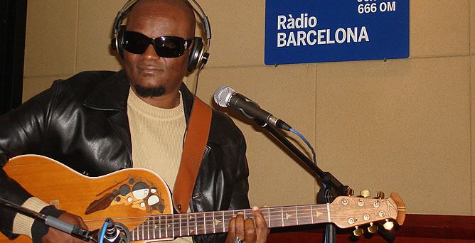 Aaron Lordson en los estudios de la Cadena SER en Barcelona.