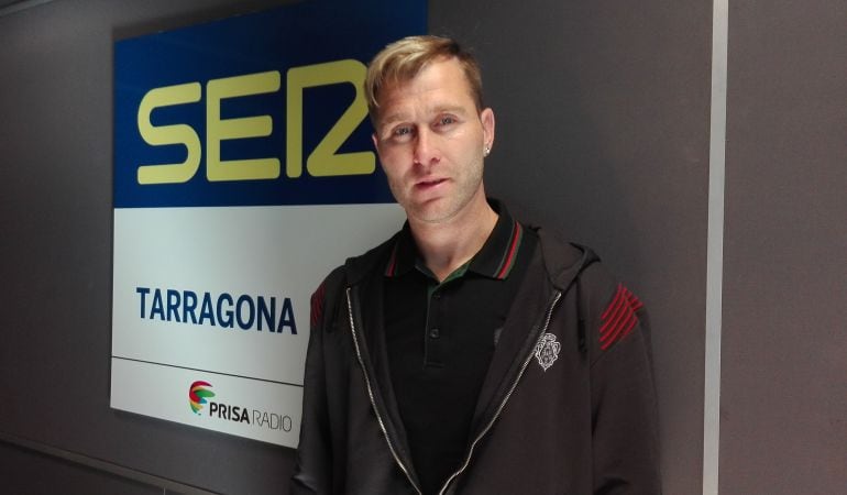 Aníbal Zurdo als estudis de Cadena SER Tarragona.