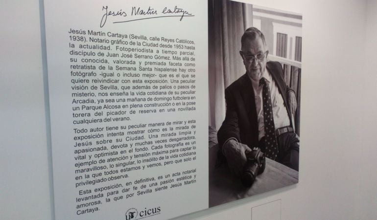 Esta imagen de Jesús Martín Cartaya preside la exposición del CICUS