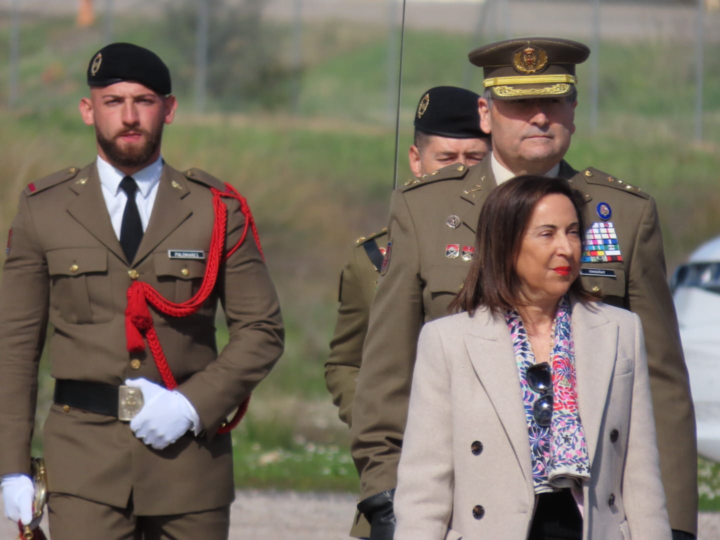 La Ministra de Defensa, Margarita Robles preside la toma de mando del nuevo general jefe de la Brigada Guzmán el Bueno X, Fernando Ruiz Gómez