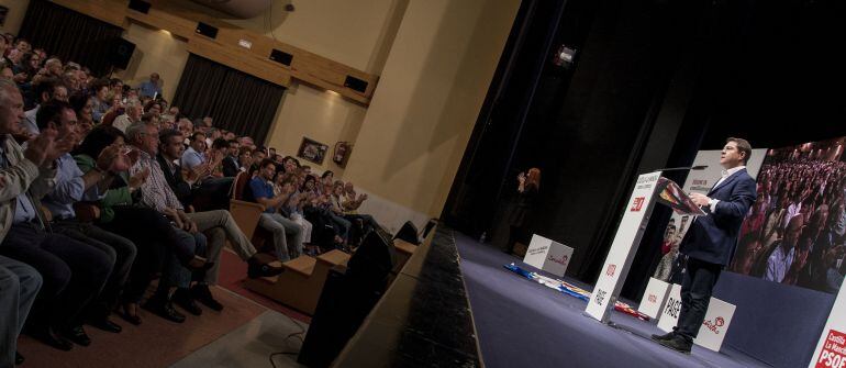 Mitin de cierre en el Teatro Palenque de Talavera de la Reina.