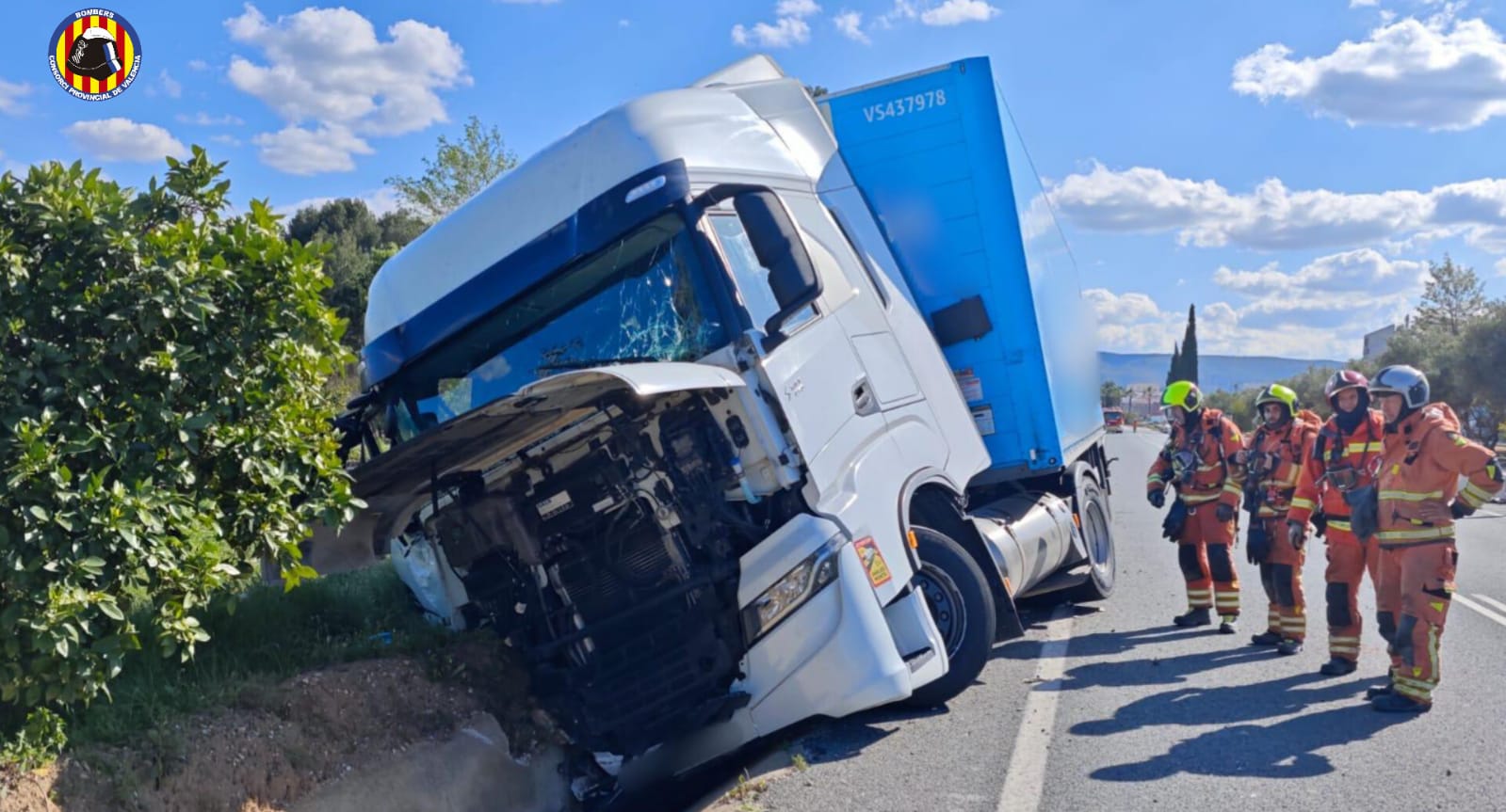 Camión accidentado en Ontinyent