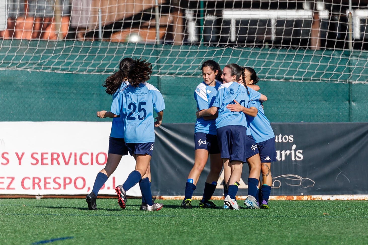 EFF Rosalía celebra uno de los goles