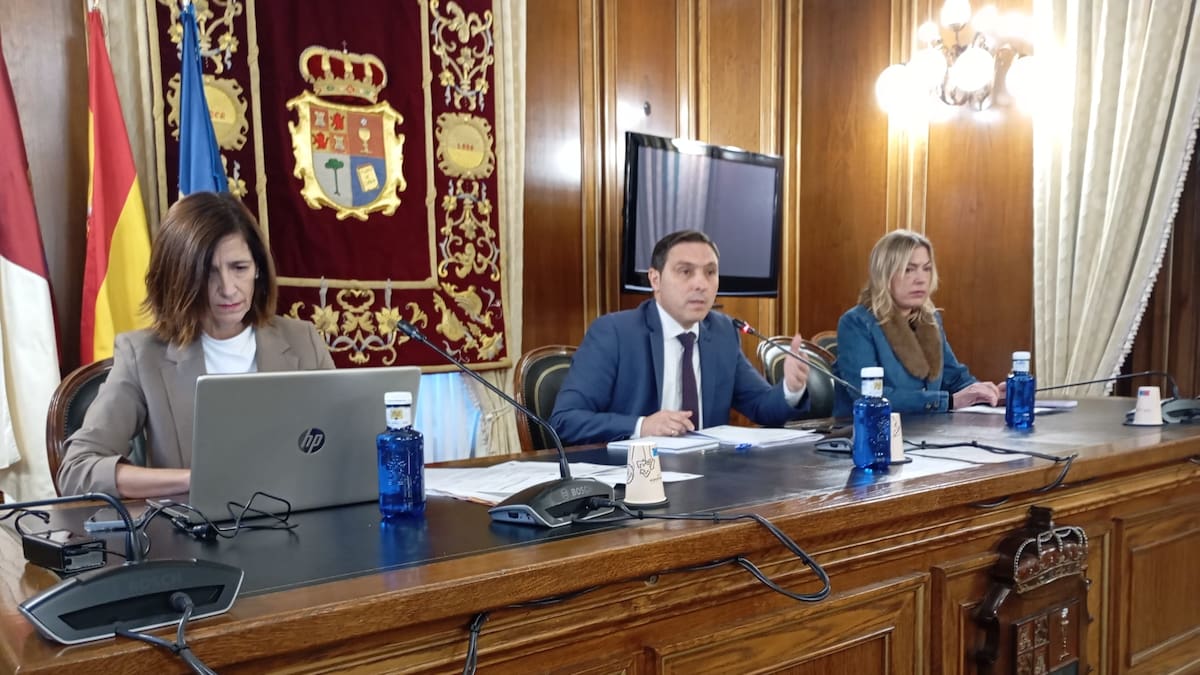 La Diputación de Cuenca apoya la recuperación del convento de Santa Ana de La Alberca de Záncara tras el incendio