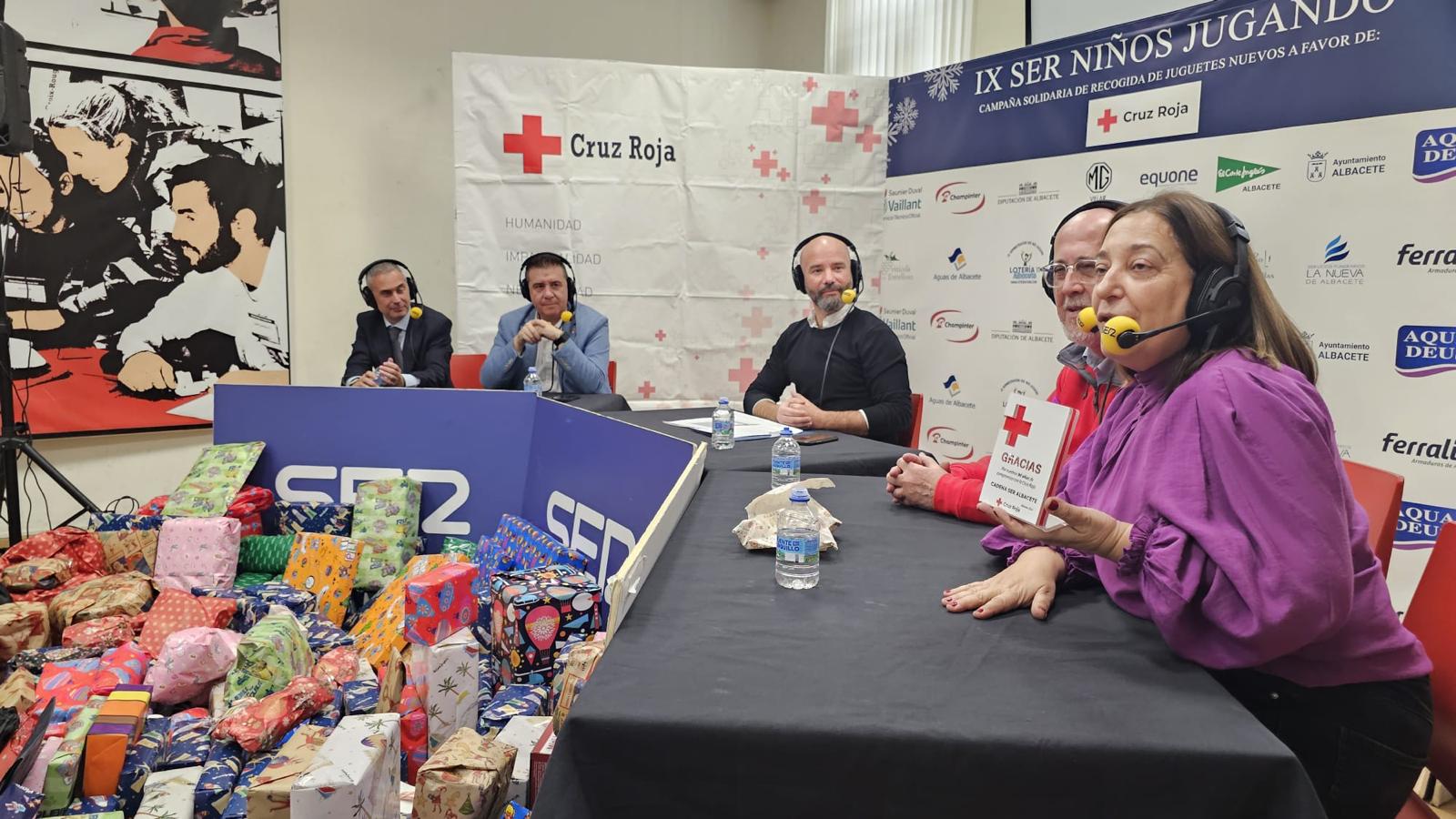 Víctor Hernández, Santiago Cabañero, Kiko Aznar, Francisco Pérez del Campo y Justina Gómez, en un momento del programa