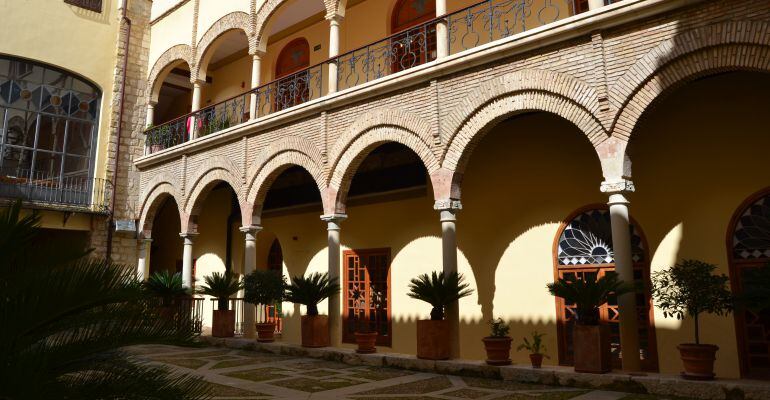 Patio interior del Patronato de Cultura, Turismo y Patrimonio Histórico de Jaén.