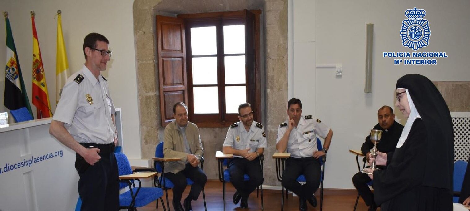 Recuperado en La Rioja un cáliz de plata del siglo XVIII que fue robado en un convento de Cáceres