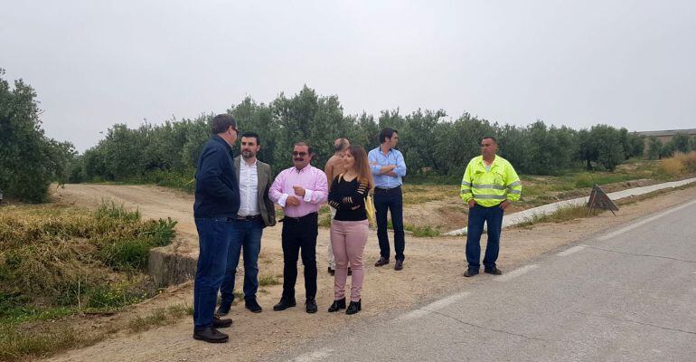 José Castro y Pedro López visitan las obras de la JA-4101.