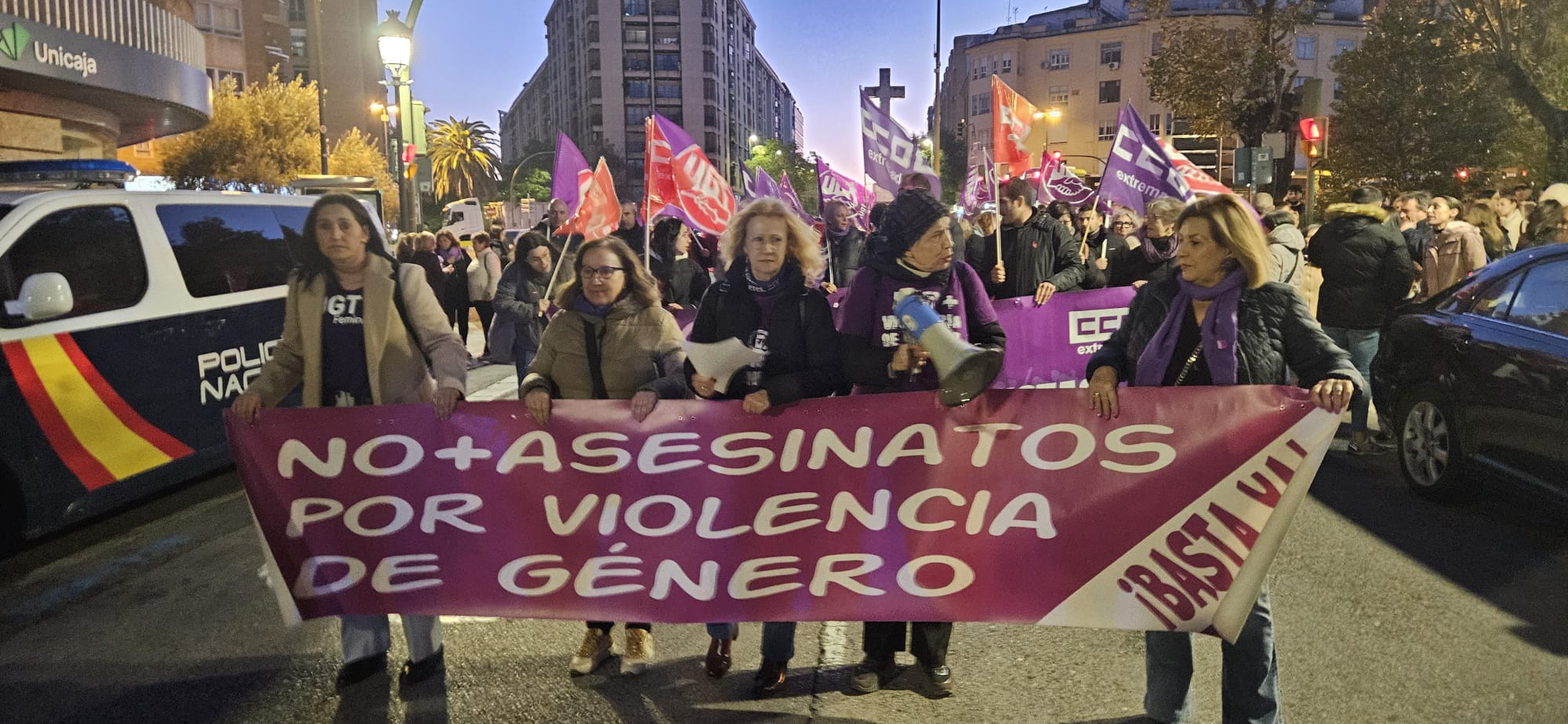 Inicio de la marcha por el 25N en Cáceres