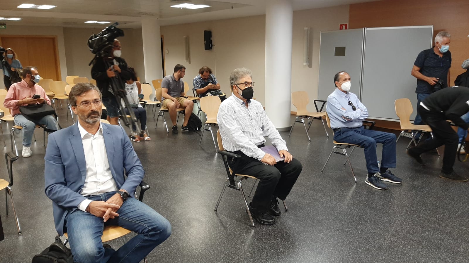 Los  tres acusados en el banquillo durante el juicio.